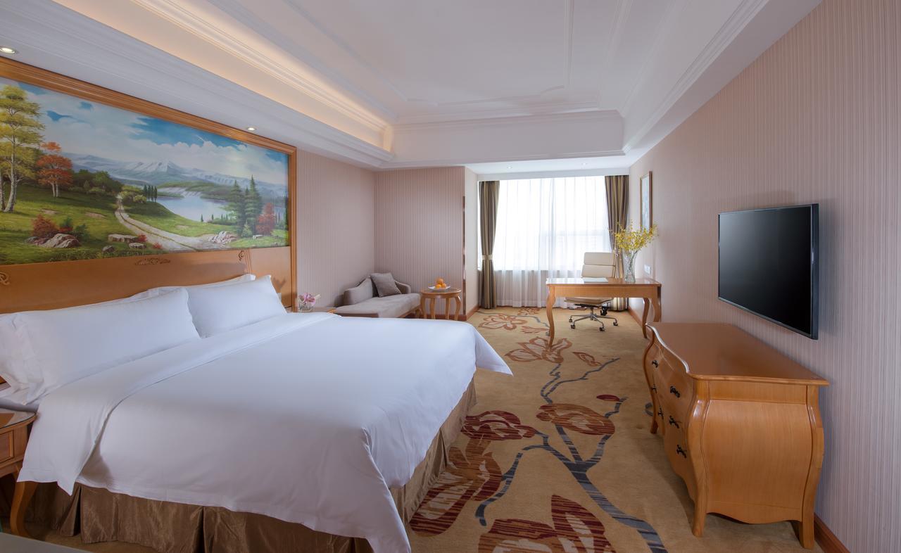 Vienna Hotel Jinshan New City Wanda Plaza Екстериор снимка